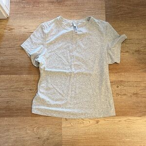 SKIMS Gray Short Sleeve Tee size XL excellent condition
